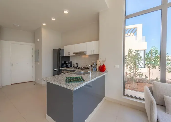 Light-filled 4-bedroom In Tawila, El Gouna. Jacuzzi&lagoon Villa