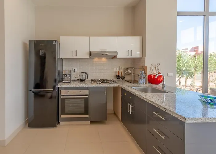 Light-filled 4-bedroom In Tawila, El Gouna. Jacuzzi&lagoon * Hurghada
