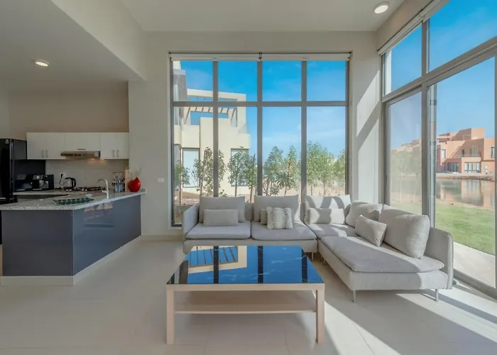 Light-filled 4-bedroom In Tawila, El Gouna. Jacuzzi&lagoon * Hurghada