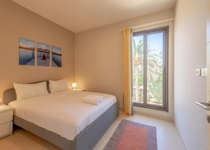 Light-filled 4-bedroom In Tawila, El Gouna. Jacuzzi&lagoon Villa *