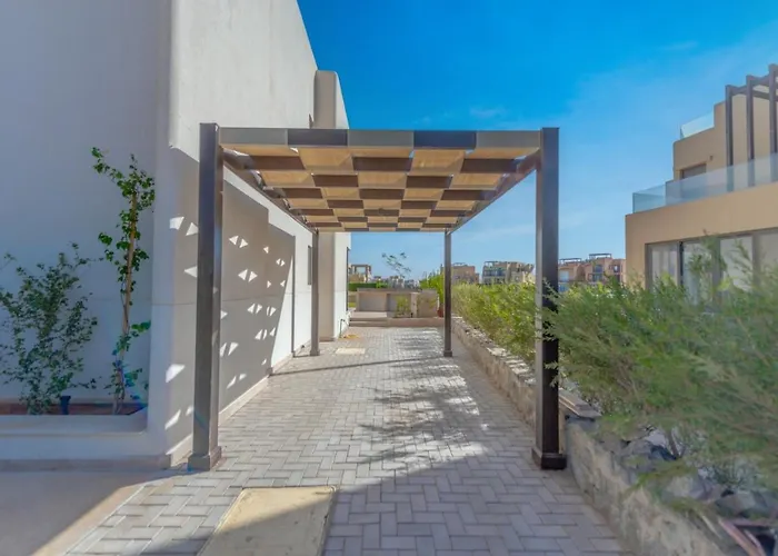 Villa Light-filled 4-bedroom In Tawila, El Gouna. Jacuzzi&lagoon Hurghada