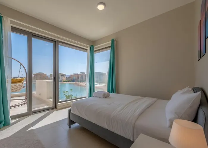 Villa Light-filled 4-bedroom In Tawila, El Gouna. Jacuzzi&lagoon Hurghada