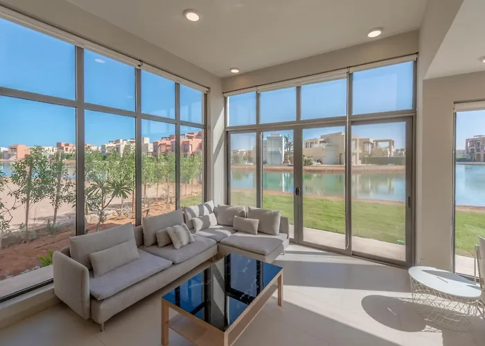 Light-filled 4-bedroom In Tawila, El Gouna. Jacuzzi&lagoon Villa *