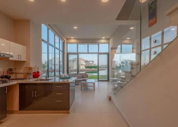 Light-filled 4-bedroom In Tawila, El Gouna. Jacuzzi&lagoon Hurghada