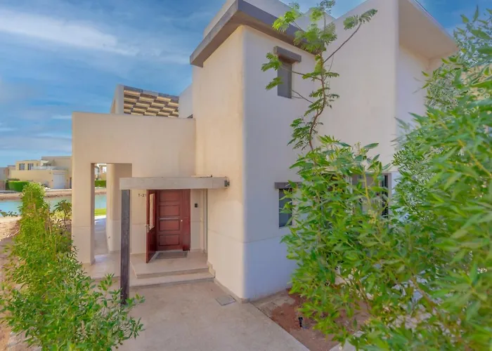 Light-filled 4-bedroom In Tawila, El Gouna. Jacuzzi&lagoon Villa Hurghada