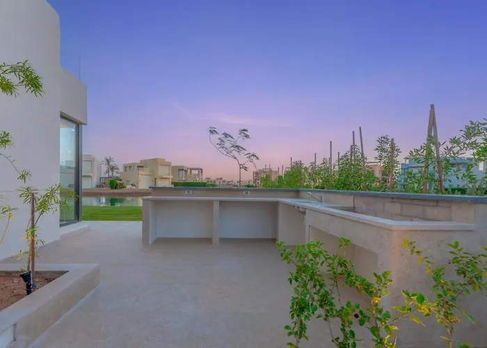 Light-filled 4-bedroom In Tawila, El Gouna. Jacuzzi&lagoon Hurghada